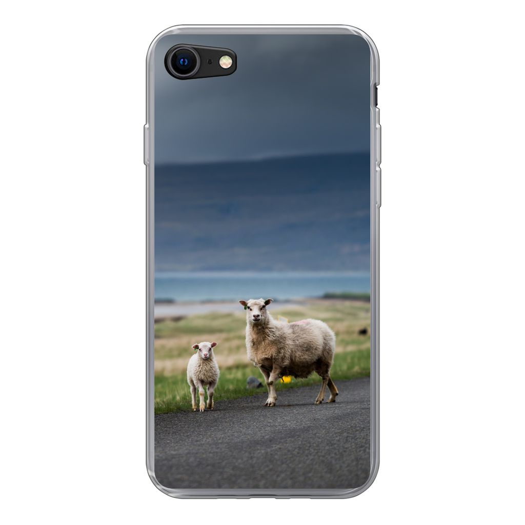 MuchoWow Handyhülle Schutzhülle Hülle für iPhone SE 2020 Schaf - Lamm - Sturm Silikon Softcase Handy Hülle - Kartenbesitzer