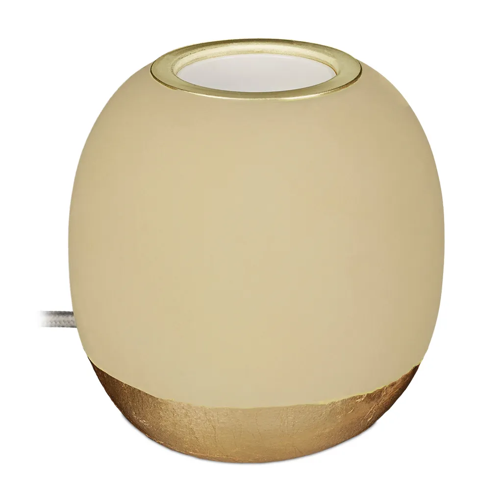 Créer une ambiance loft avec cette lampe de décoration en béton compacte