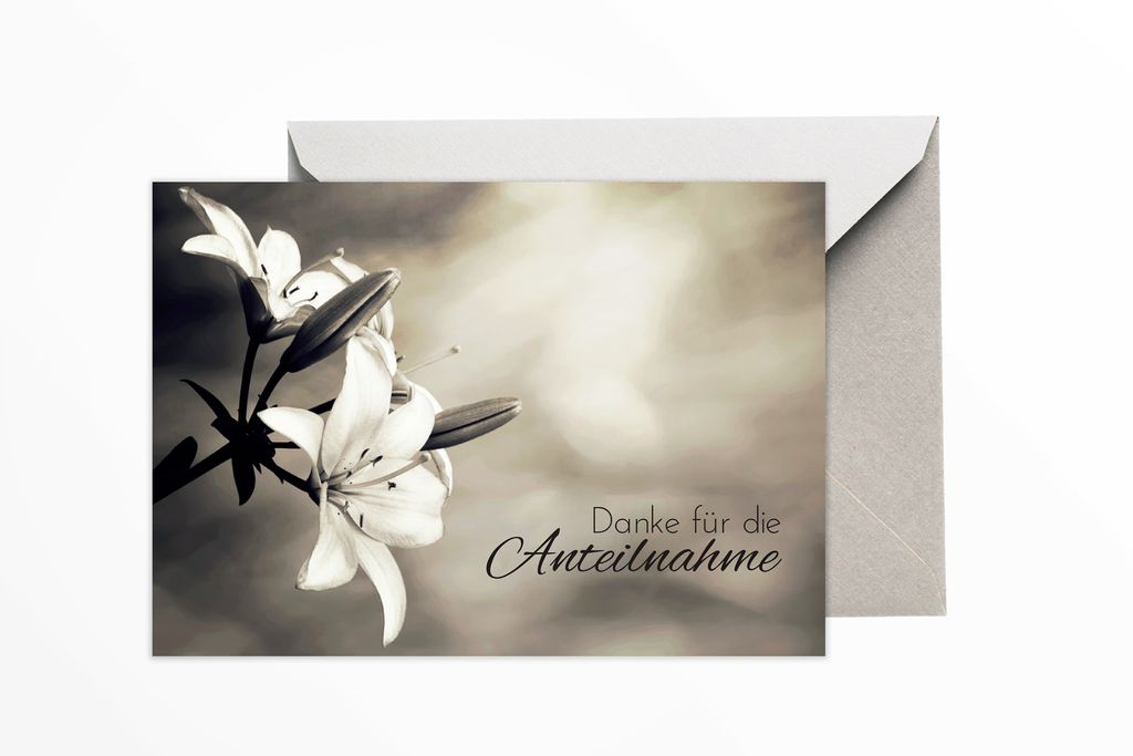 Beileidskarte Mit Weißen Lilien – Fotokunst Premium-Karte Mit Umschlag, Innen Blanko