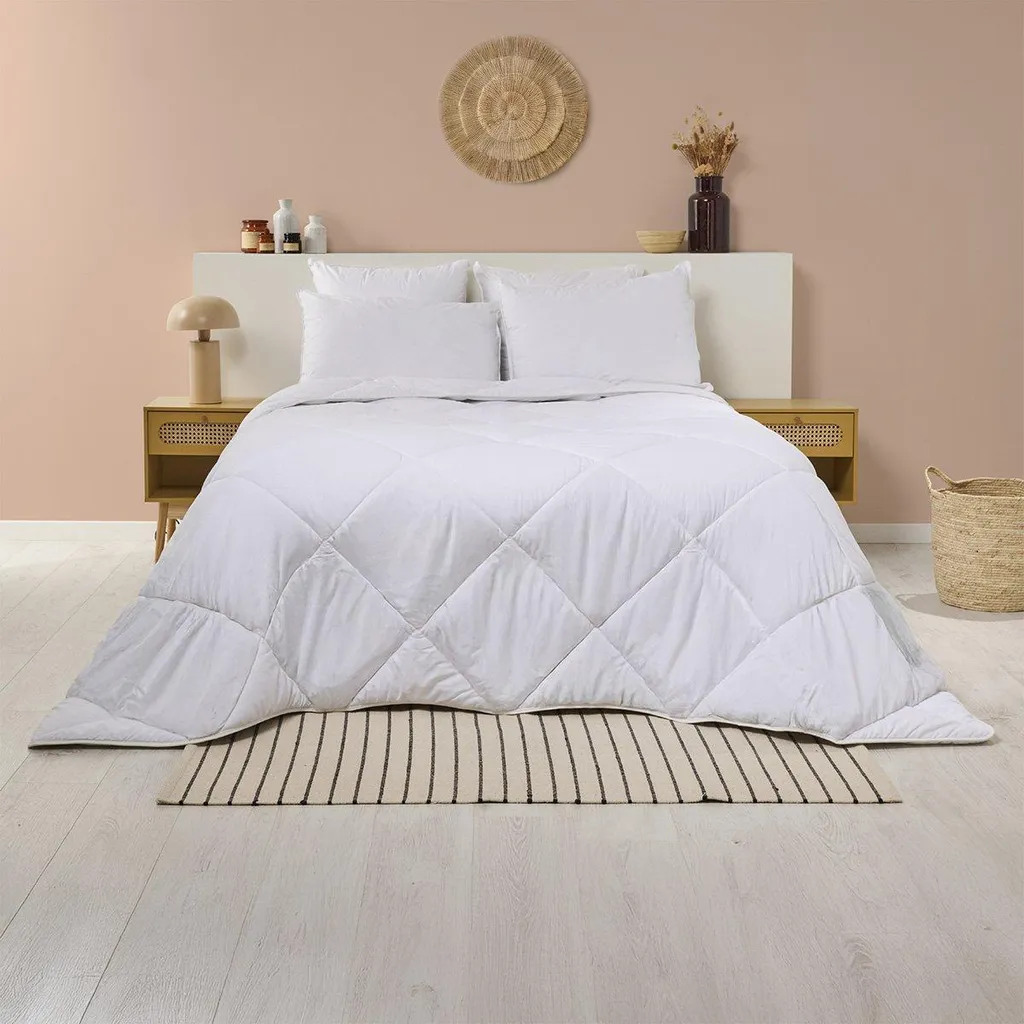 Couette lavable à 95° anti-acarien et hypoallergénique 220x240
