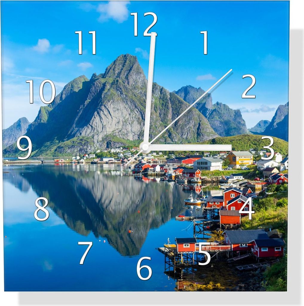 Wallario Design Wanduhr Skandinavisches Bergpanorama aus Echtglas, Größe 30 x 30 cm