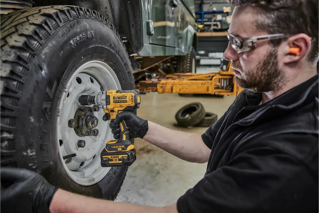 Clé à Chocs DEWALT DCF891NT-XJ 1/2 Haute Performance 812 Nm Brushless 18V - 16