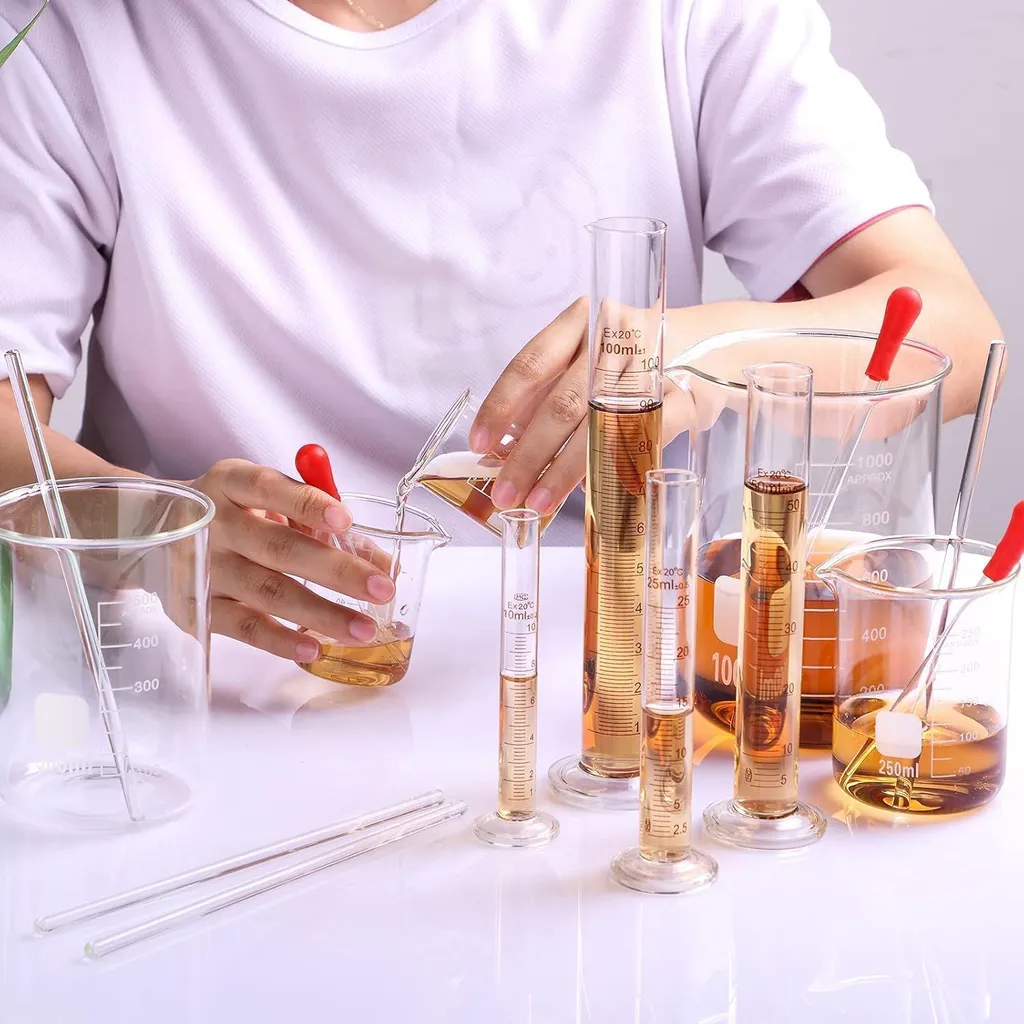 Verrerie graduée de laboratoire en lot de 16 pièces haute résistance