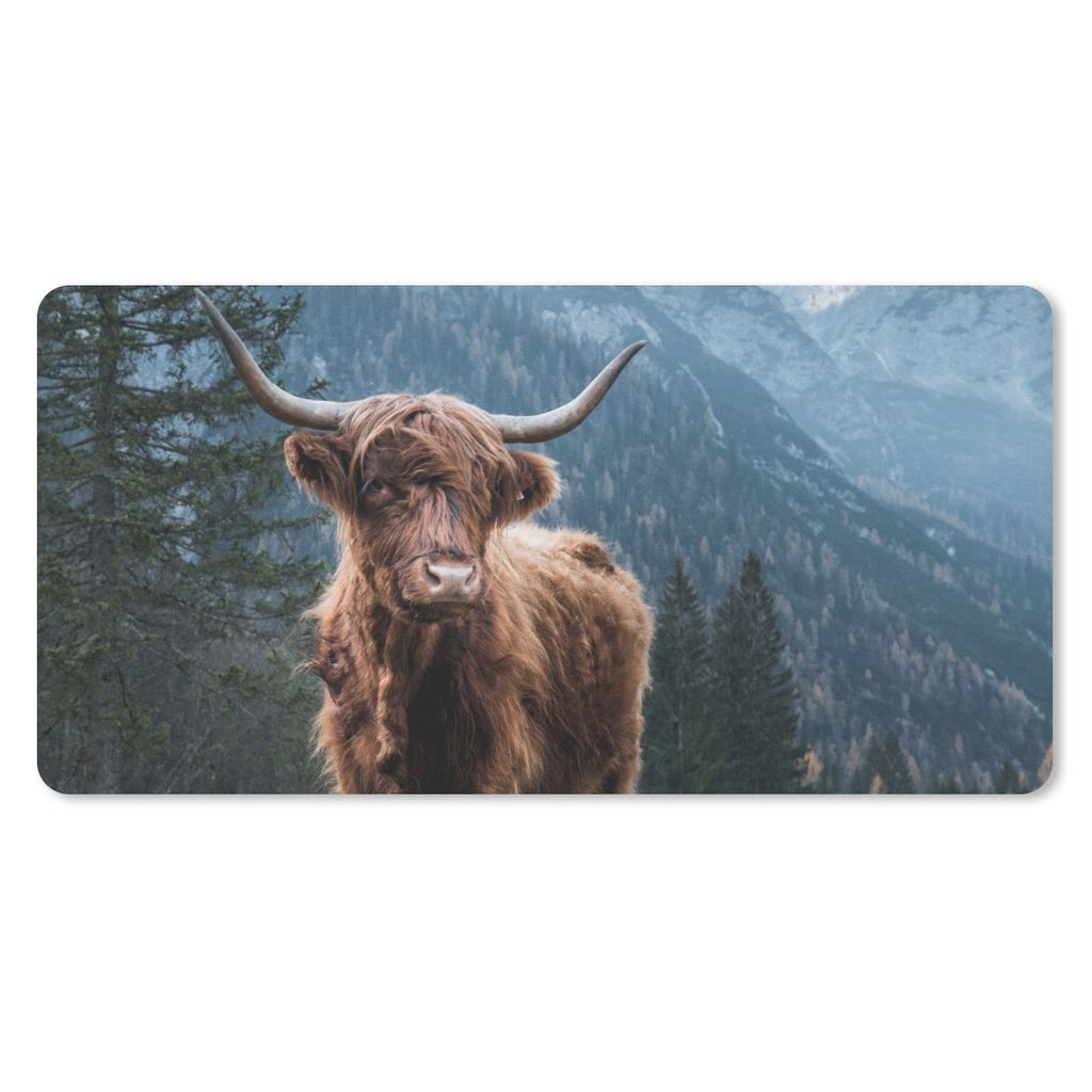 MuchoWow Schreibtischunterlage Schottische Highlander - Berg - Landschaft - Bäume - Kuh - Natur 80x40 cm - XXL Mauspad - Gaming Mauspad