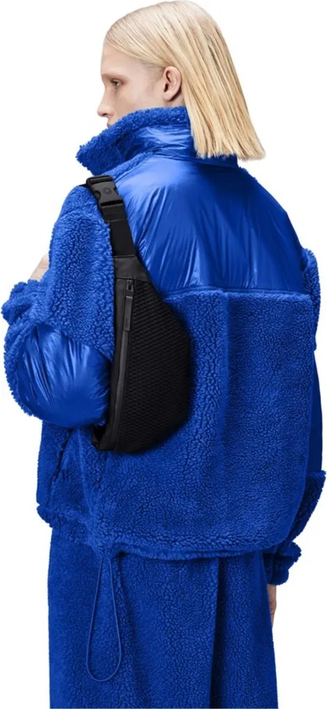 Protégez vos objets de la pluie avec le sac banane Rains 1413001 noir
