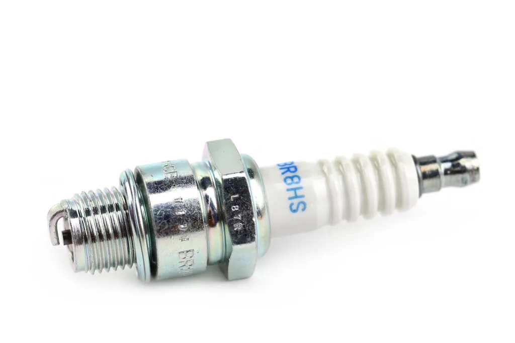 NGK BR8HS Originale | La Candela Giusta per il Tuo Cinquantino 14mm
