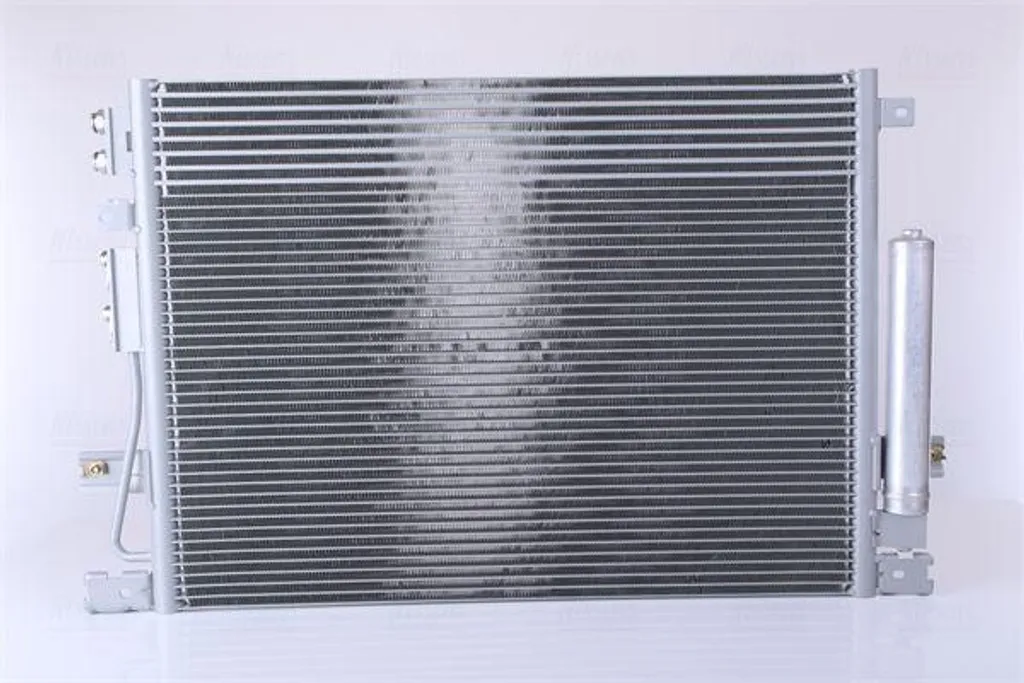 Stop aux fuites de clim : Condenseur Nissens 940348 pour 300 C OE