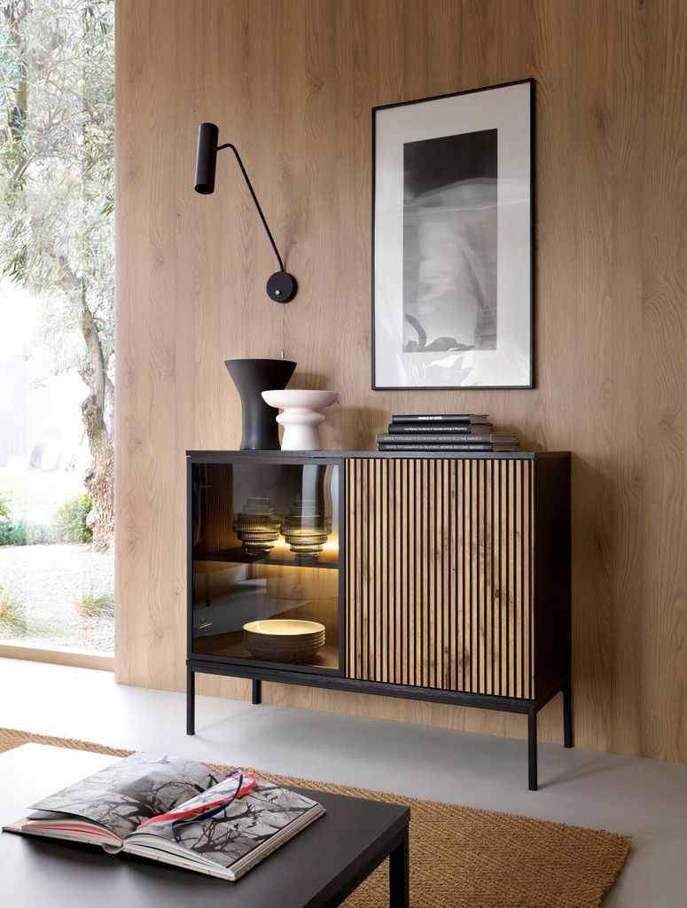 2-türig Kommode Sky Anrichte mit gefräste Fronten Schrank mit Regalen und Glastür modern Sideboard mit LED-Beleuchtung, Farbe: Schwarz, Eiche Wotan