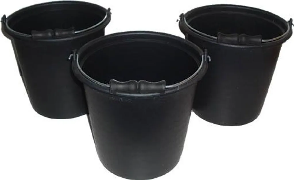 Seau de maçon de 20L en polypropylène souple avec anse métallique robuste