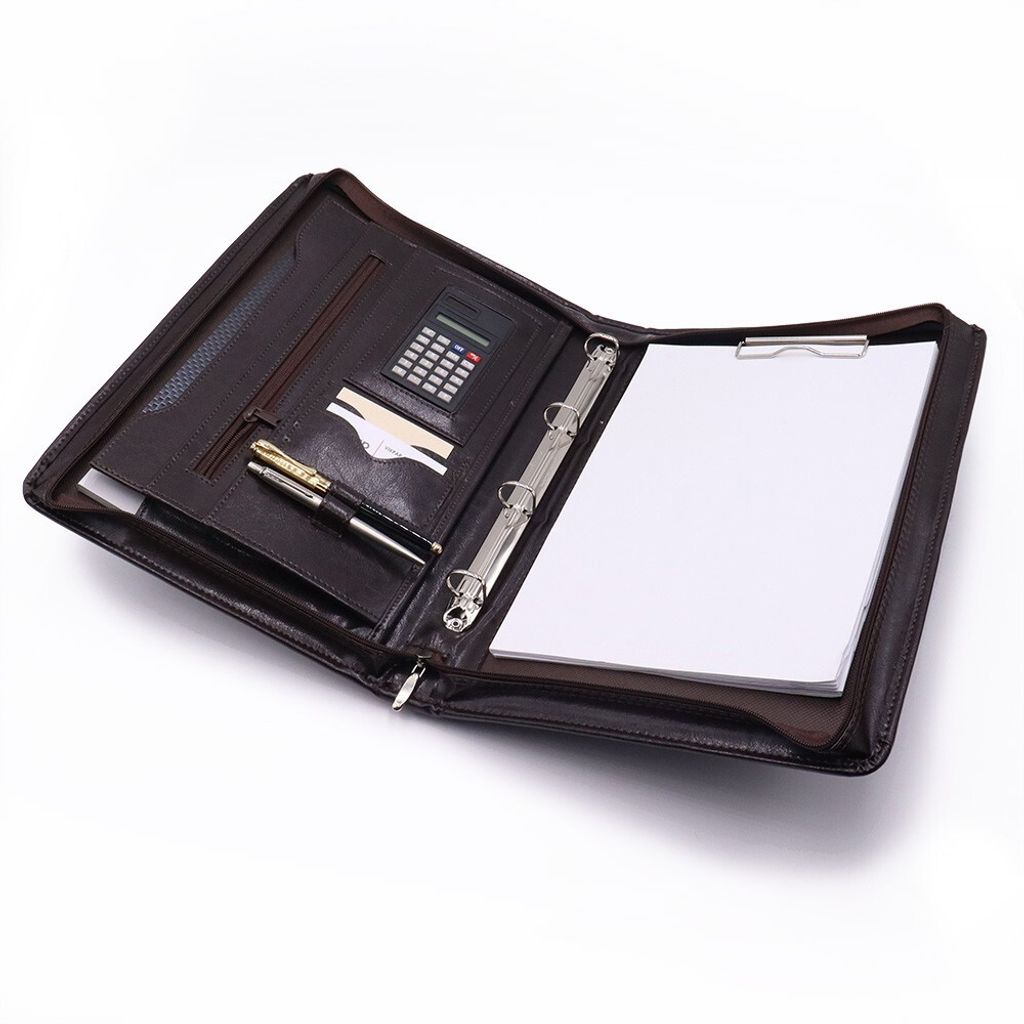 Diplomat mit Taschenrechner - braun