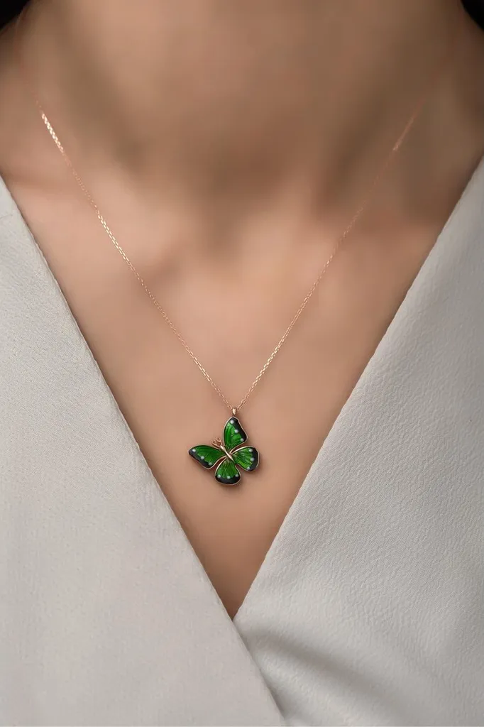 Collier papillon argent 925 ludique avec détails en émail vert