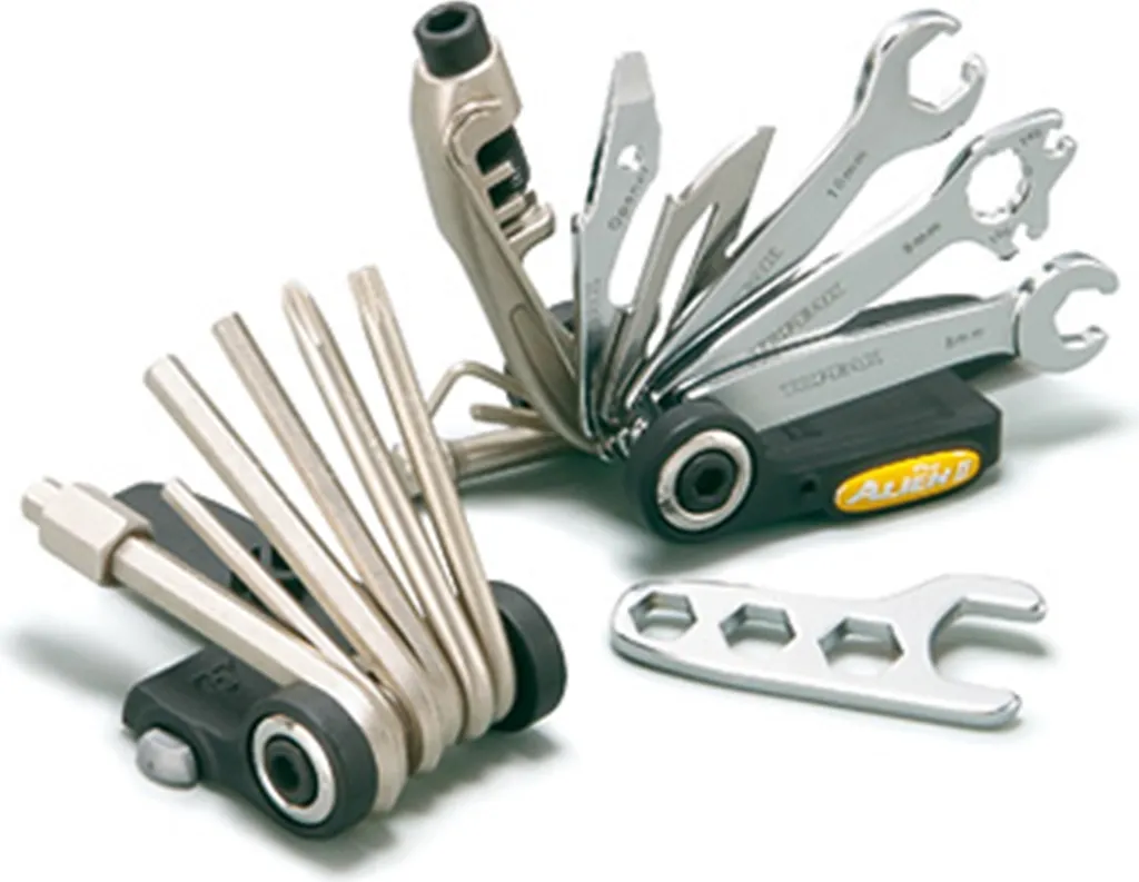 Réparer une Panne de Vélo Facilement avec le Multitool Alien 2 - 4