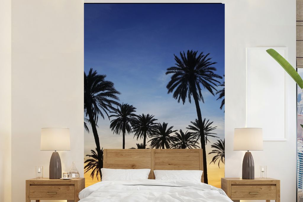 MuchoWow Fototapete für Wohnzimmer oder Schlafzimmer Wandtapete Vinyl Motivtapete Palme - Natur - Strand - Sonne - Nacht - 225x350 cm - Schlafzi...