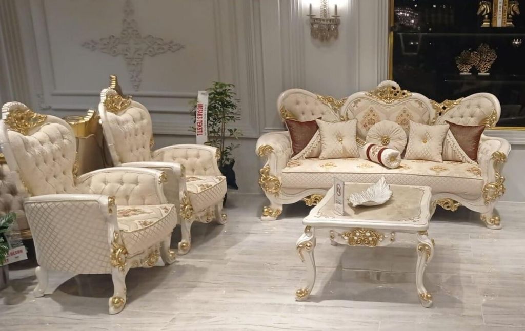 Casa Padrino Luxus Barock Wohnzimmer Set Beige / Weiß / Gold - 2 Barock Sofas mit Muster & 2 Barock Sessel mit Muster & 1 Barock Couchtisch - Prun...