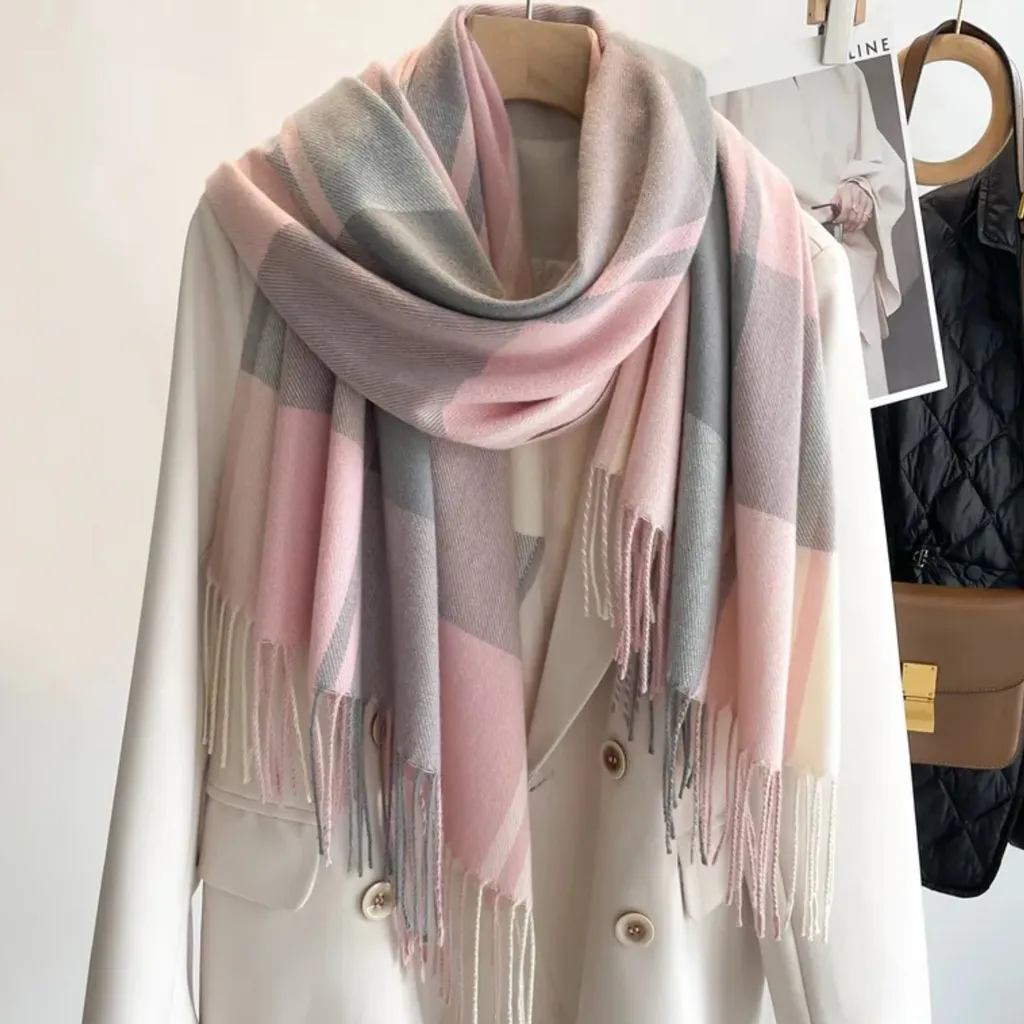 Sciarpa Donna Rosa Mell KP33769: Stile Versatile e Chic Autunnale