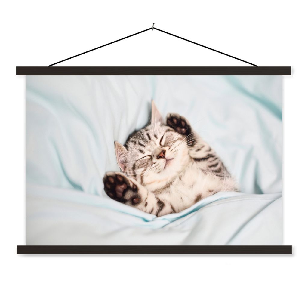 MuchoWow Textilposter Kätzchen - Bett - Pfoten - Mädchen - Kinder - Kinder - Kind 120x80 cm mit schwarzem Rahmen - Wanddeko