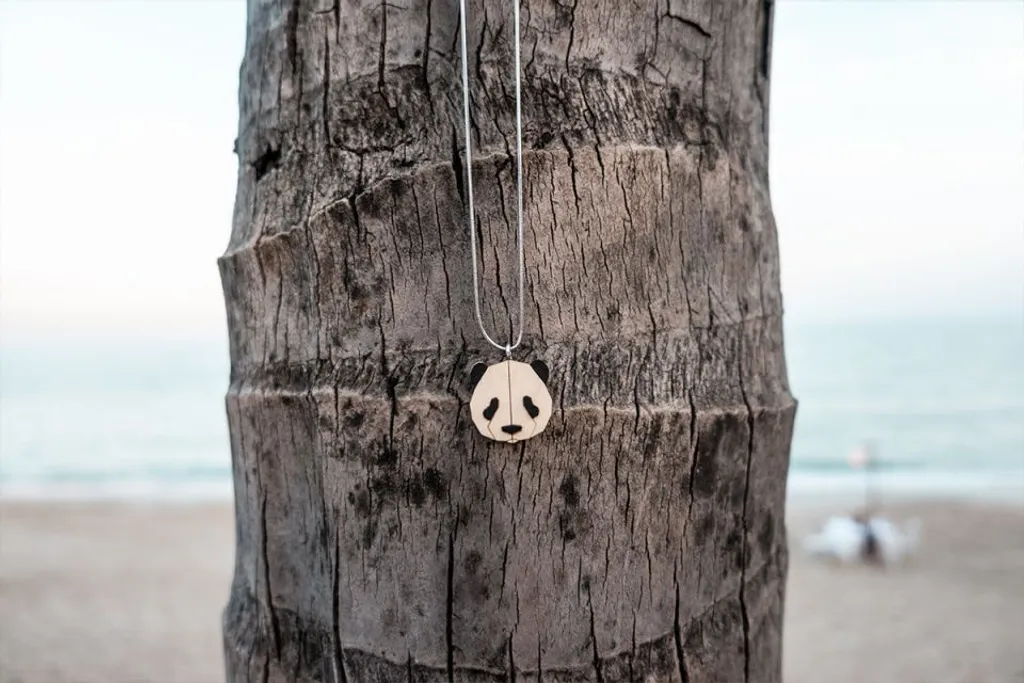 Collana Panda Legno Donna BeWooden: Accessorio Boho Chic Sostenibile - 5