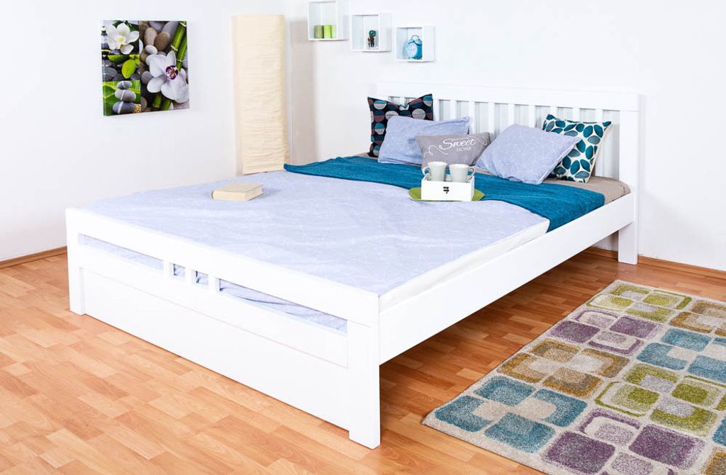 "Easy Premium Line" Doppelbett K8 in Überlänge 180 x 220 cm, Buche Vollholz massiv weiß lackiert, inkl.1 Abdeckblende