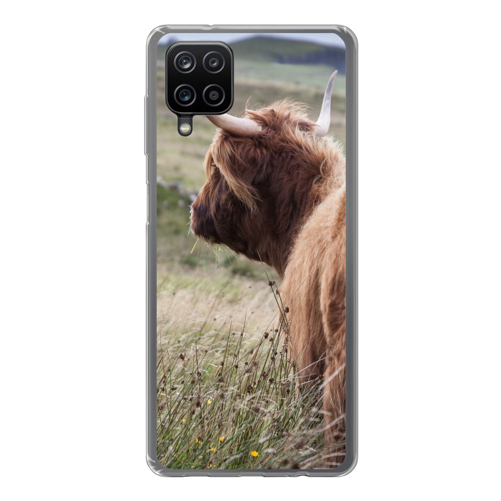 MuchoWow Handyhülle Schutzhülle Hülle für Samsung Galaxy A12 Schottische Highlander - Natur - Meer Silikon Softcase Handy Hülle - Bild