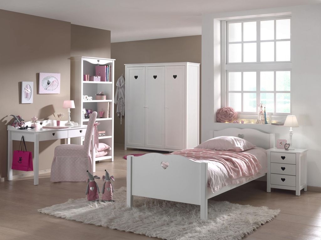 5 teiliger Set Schlafzimmer in Farbe Weiß aus Kieferholz Produktbild 