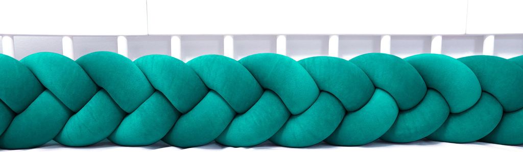 Bettschlange geflochten Velours 220 cm – Smaragdgrün | Bettumrandung Babybett Nestchen | Letino