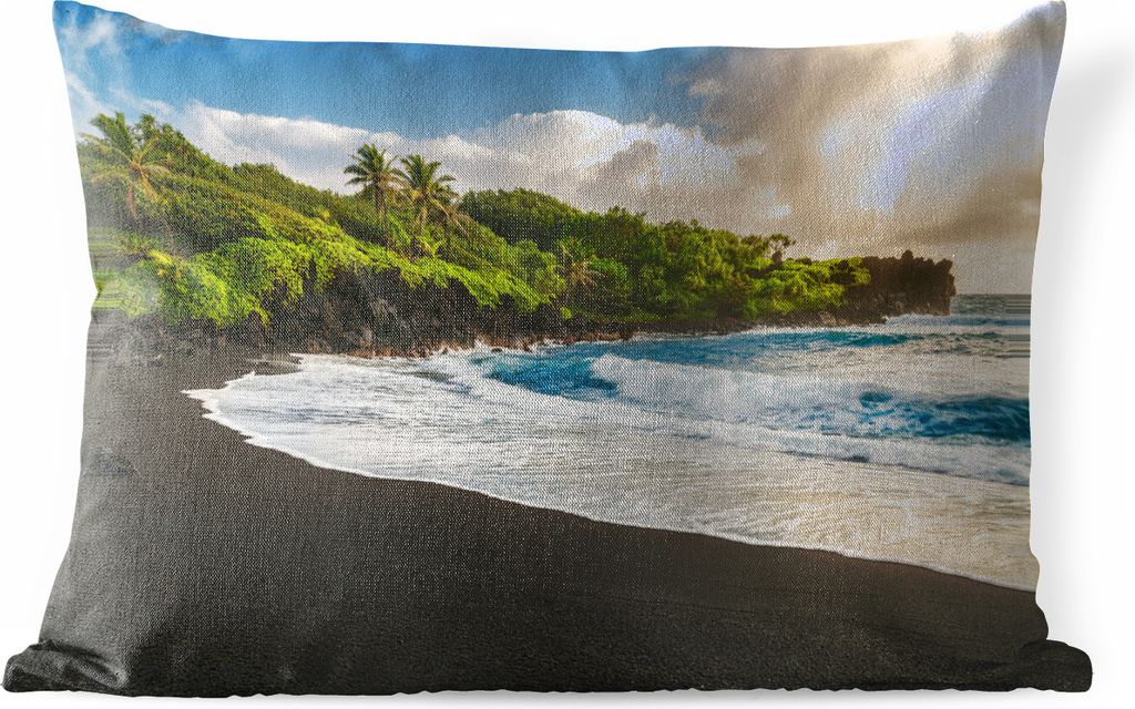 MuchoWow Outdoor Kissen - Ein schwarzer Sandstrand auf Hawaii - 50x30 cm - Wetterfest - Lounge Kissen - Sofa kissen - Wohnzimmer Dekoration
