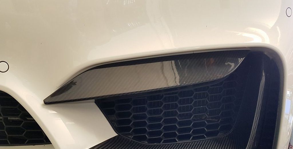 Carbon Front Flaps V1 Frontlippe Spoiler Ecken passt für BMW M3 F80 M4 F82 F83