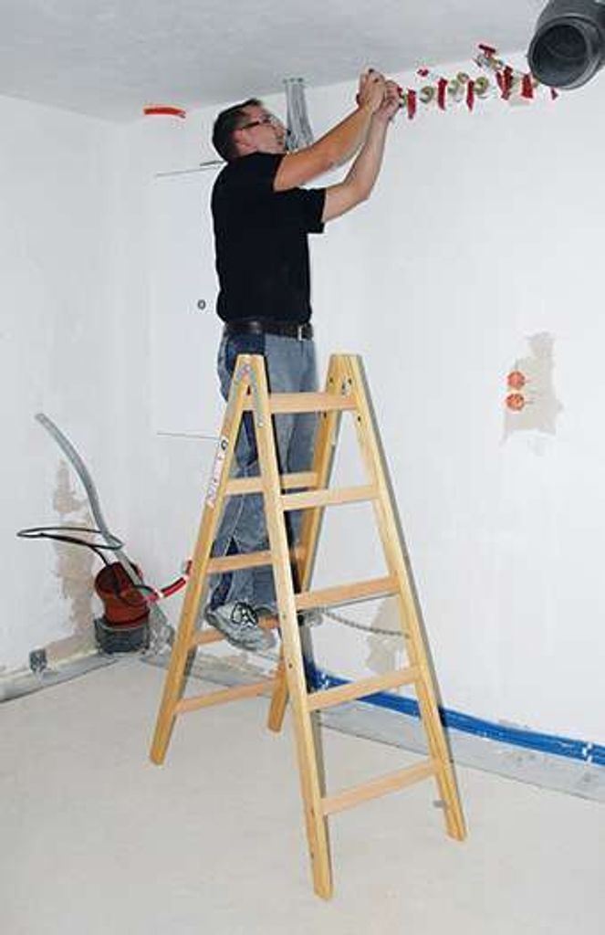 Günzburger Steigtechnik Sprossen-Stehleiter Holz 2 x 8 Sprossen - 033216