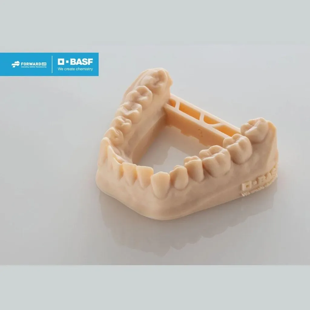 Résine d'impression 3D dentaire BASF DM 2505 beige pour aligneurs