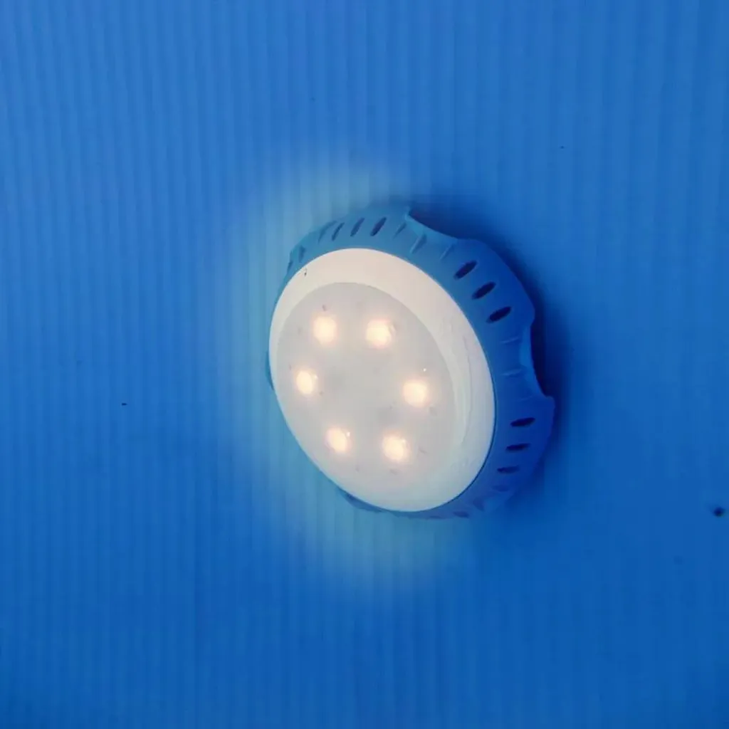 Projecteur LED blanc piscine hors-sol - Installation sans perçage - 2