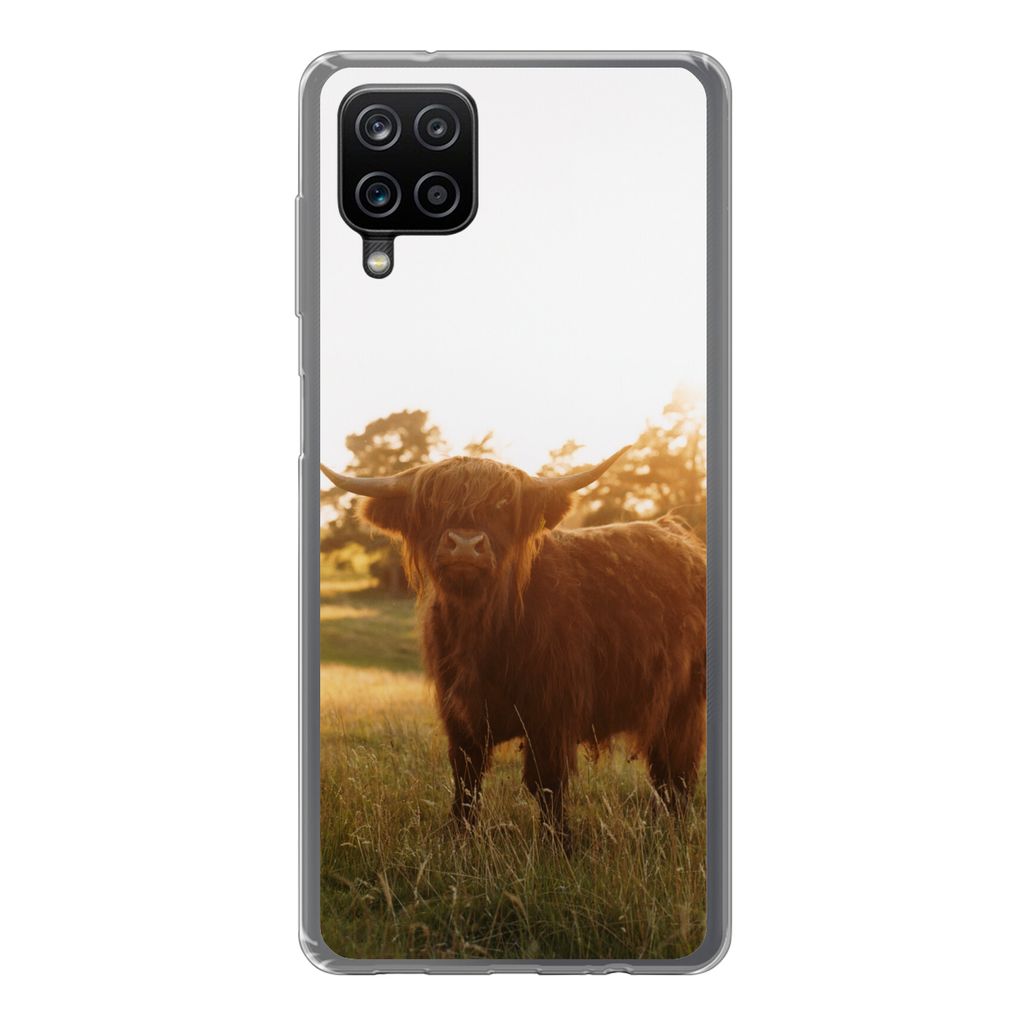 MuchoWow Handyhülle Schutzhülle Hülle für Samsung Galaxy A12 Schottischer Hochländer - Gras - Sonne Silikon Softcase Handy Hülle - Bild
