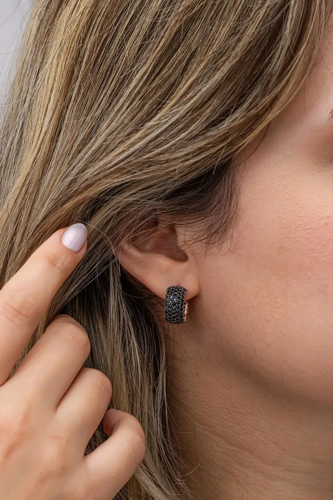 Boucles d'oreilles créoles larges or rose serties de zircons noirs - 5