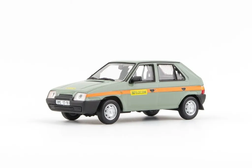 Škoda Favorit 136L 1988 SPT Telecom Abrex 1:43 en Métal avec Socle Inclus