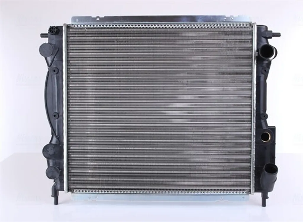 Radiateur moteur Clio 1 : remplacez votre pièce usée avec le Nissens 63967A