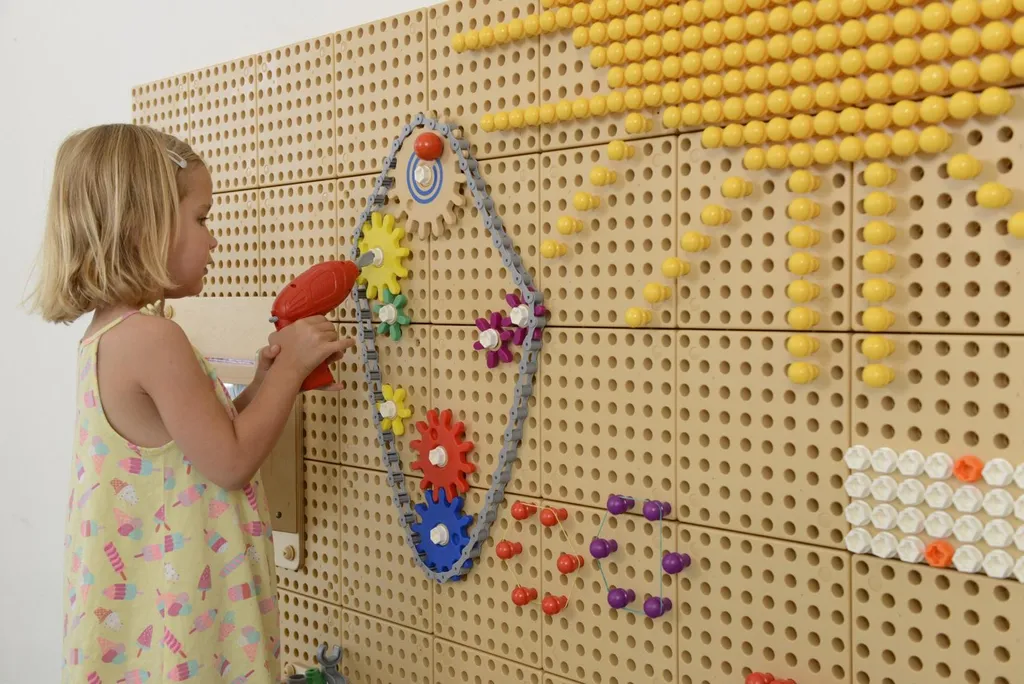Jeu de construction mural à engrenages et chaînes pour enfant 79 pcs