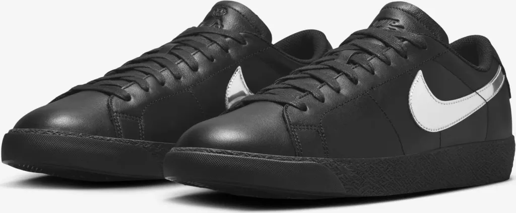 Nike SB Blazer Low x Dancer 36 : Résistance et Style Argent Métallique