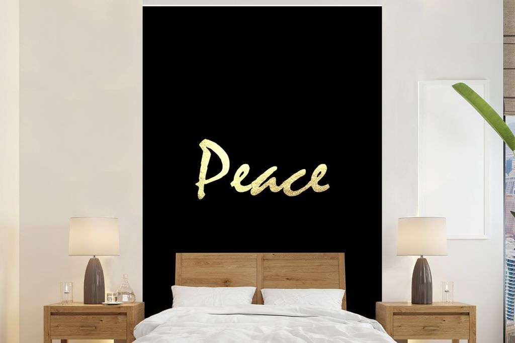 MuchoWow Fototapete für Wohnzimmer oder Schlafzimmer Wandtapete Vinyl Motivtapete Zitat - Frieden - Gold - Schwarz - 160x240 cm - Vinyltapete