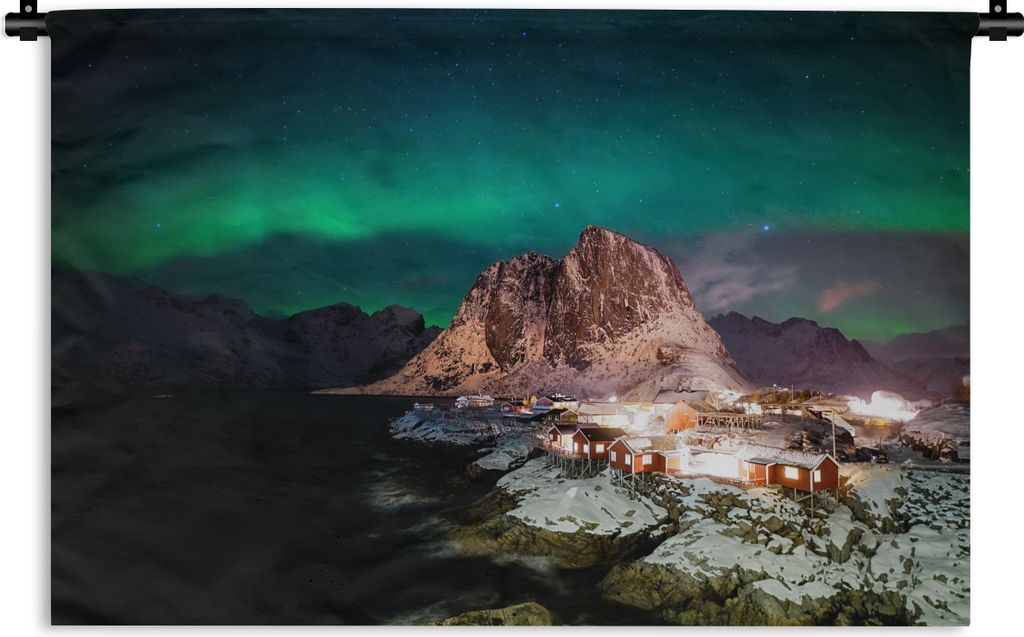 MuchoWow Wandteppich Wandbehang Nordlichter - Berg - Haus - Insel 90x60 cm Tapisserie Dekoration Wandtuch - Wandskulpturen - Bildteppich