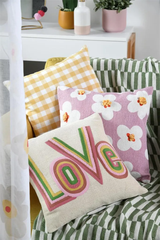 Coussin Moelleux 40x40 Crème Confortable avec Écriture Multicolore - 4
