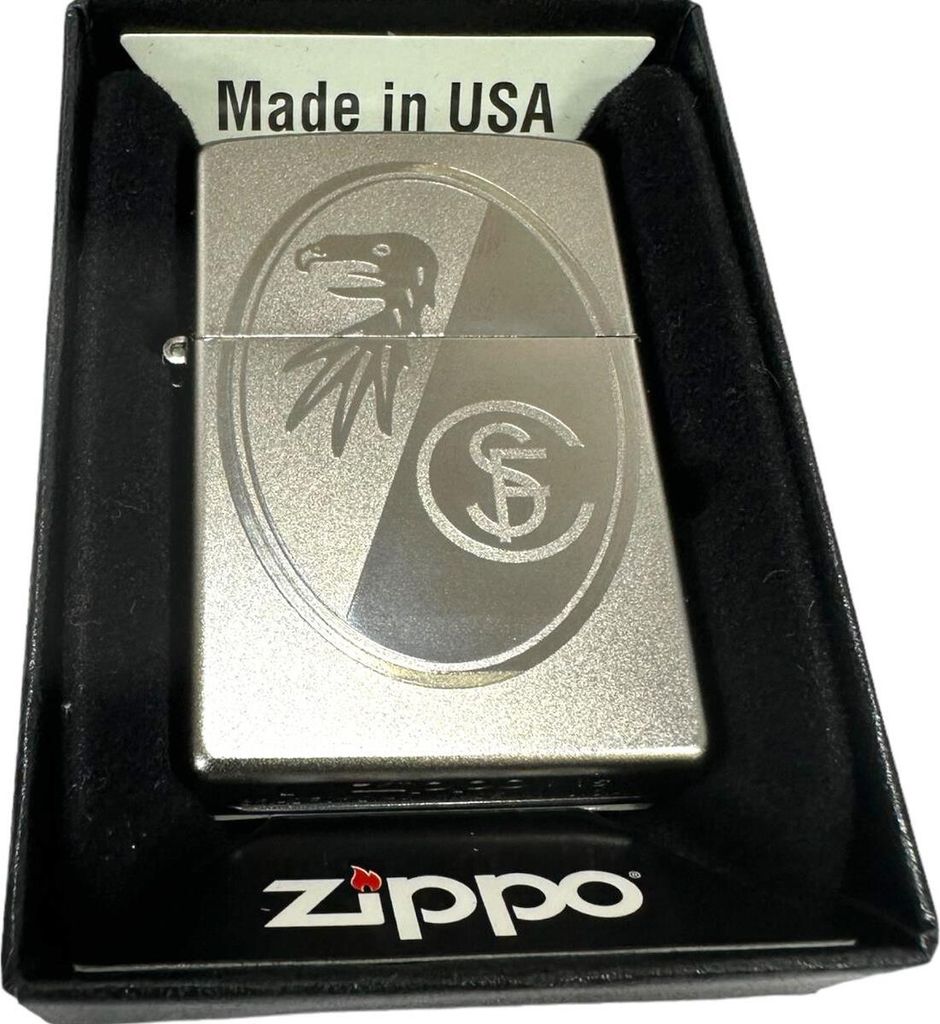 Zippo Feuerzeug SC Freiburg chrom satin mit graviertem Logo Benzinfeuerzeug