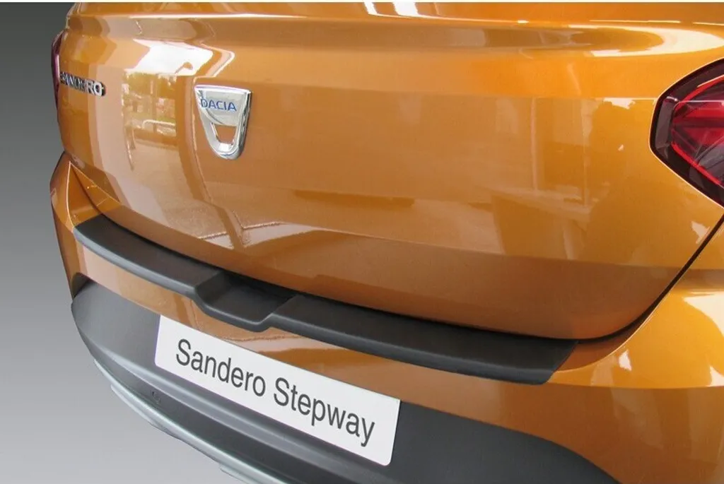 Évitez les rayures de coffre sur DACIA Sandero III avec le seuil RGM