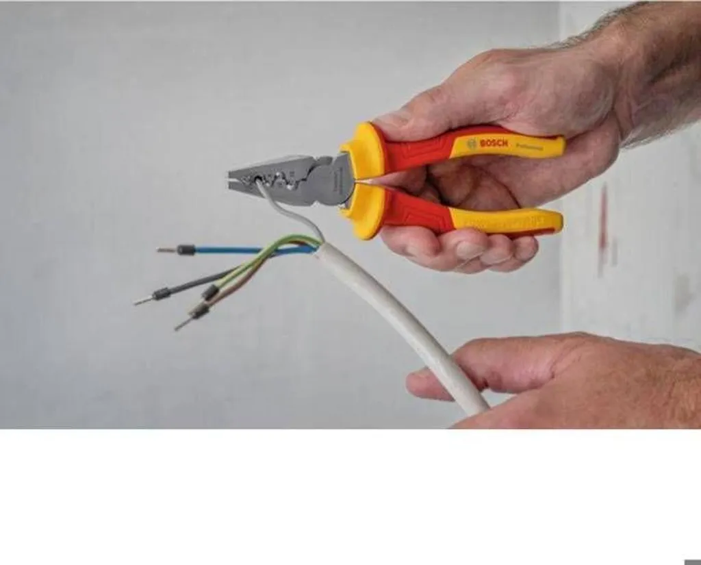 Pince à sertir isolée Bosch pour embouts de câbles électriques