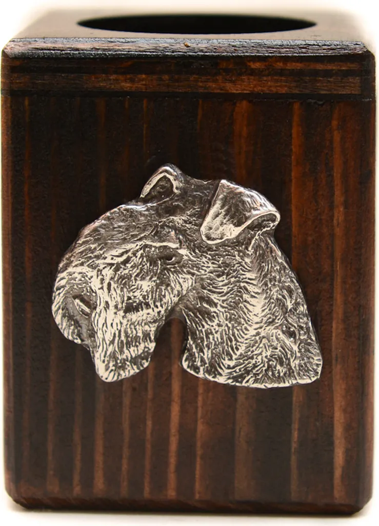 Terrier dal pelo morbido color grano - portacandele in legno con cane, ricordo unico dopo la perdita del cane, opera artigianale del marchio Art-Dog