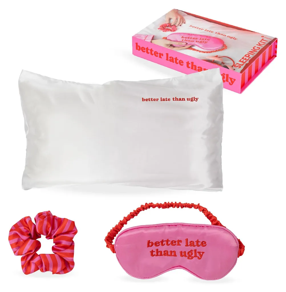 Kit de repos pour un sommeil réparateur avec accessoires en satin