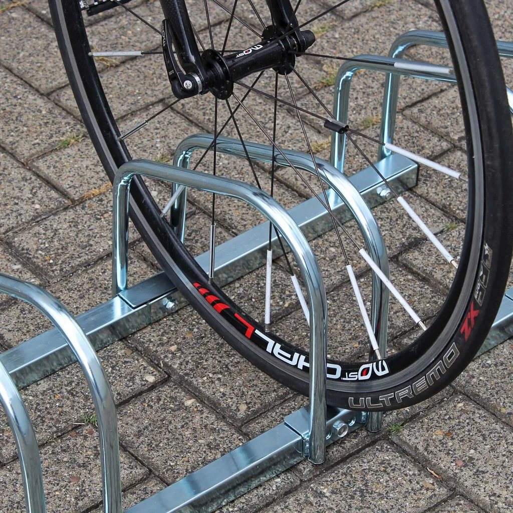 Support Vélo au Sol pour 4 Places, Range-vélo Extensible en Acier A3