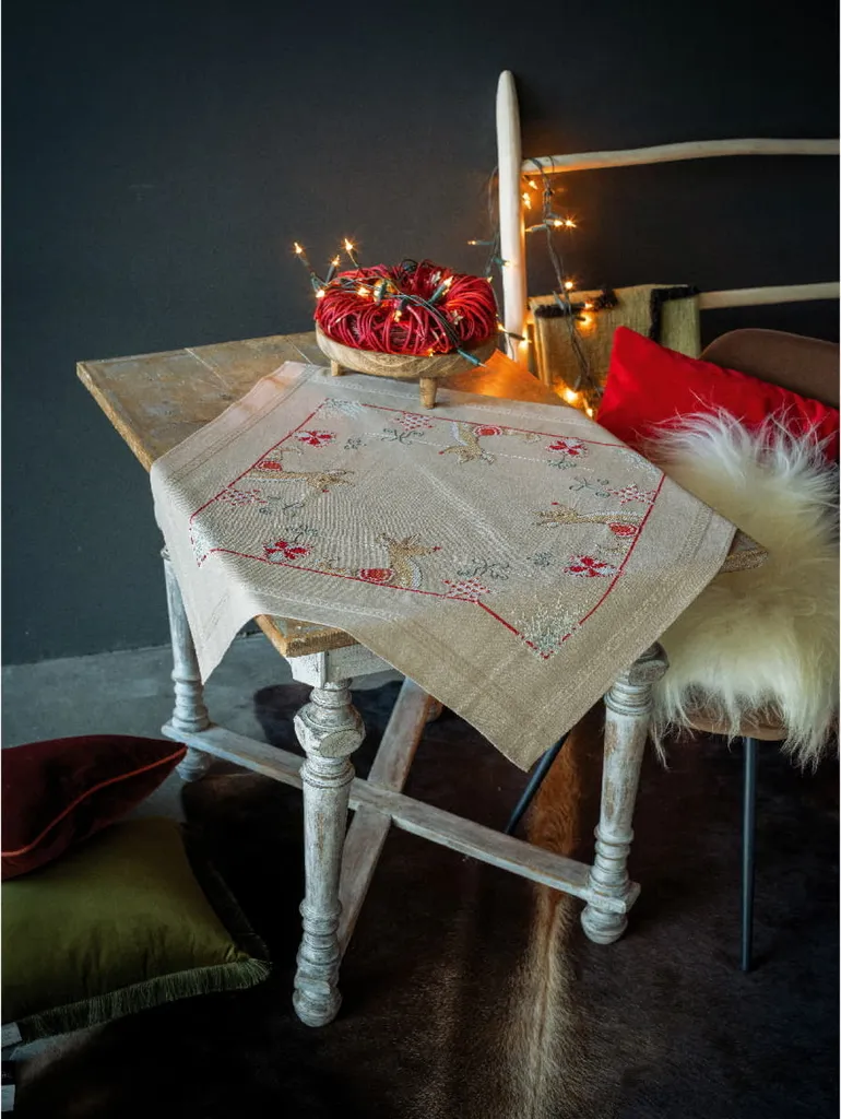 Vervaco Nappe Broderie Point de Croix Rennes et Noël pré-dessinée 80x80cm