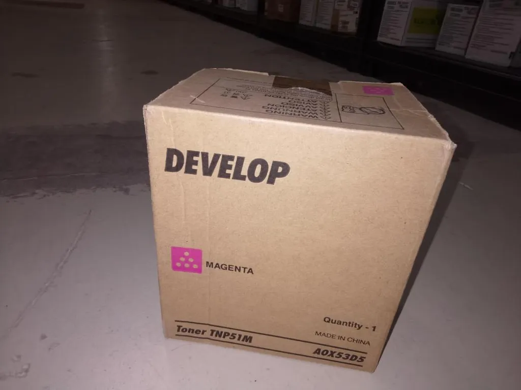 Toner Magenta Develop TNP51M A0X53D5 Violet pour Bureaux Professionnels