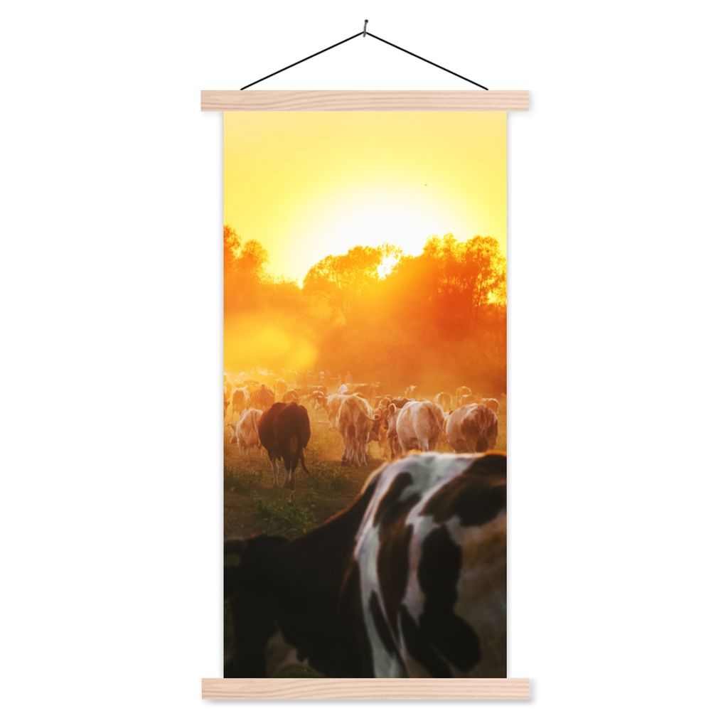 MuchoWow Textilposter Kühe - Sonnenuntergang - Wiese - Tiere 60x120 cm mit holzfarbenen Rahmen - Holz
