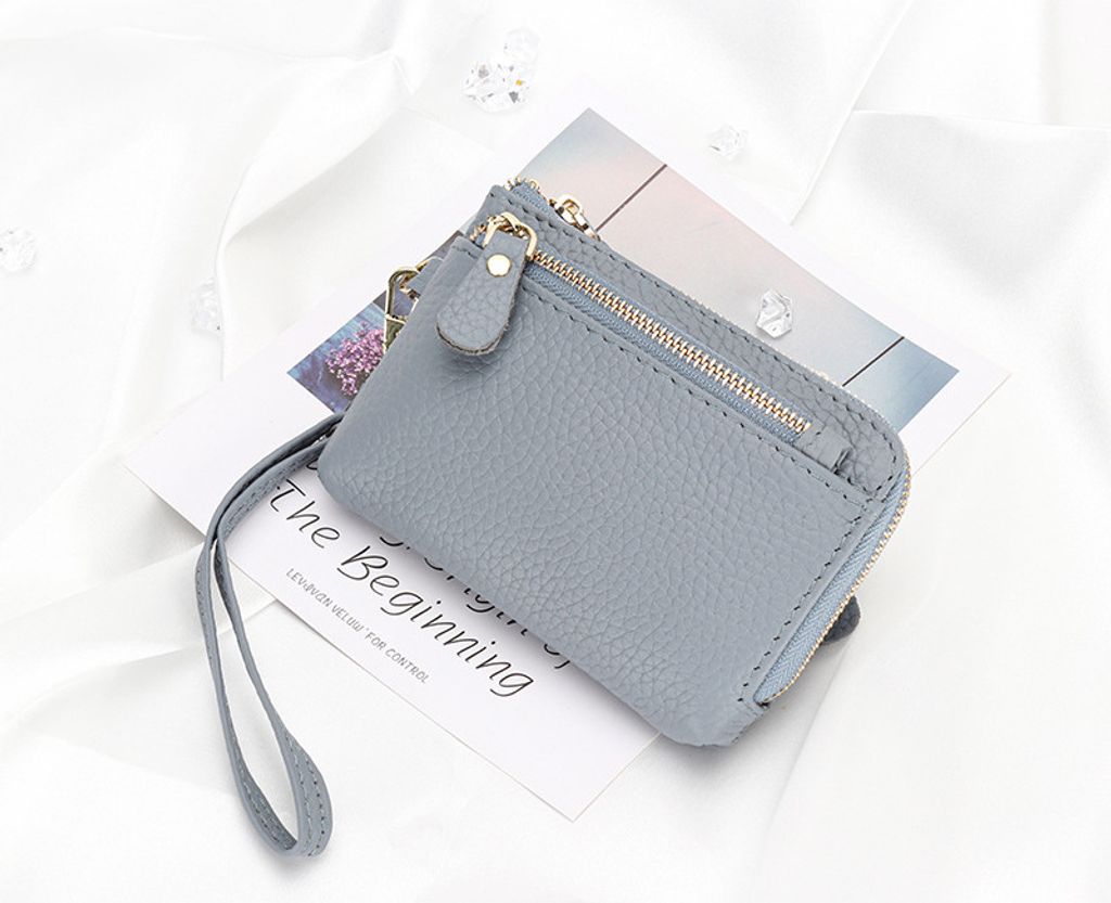 INF Kleine Geldbörse aus echtem Leder mit Handgelenkschlaufe für Damen Hellblau