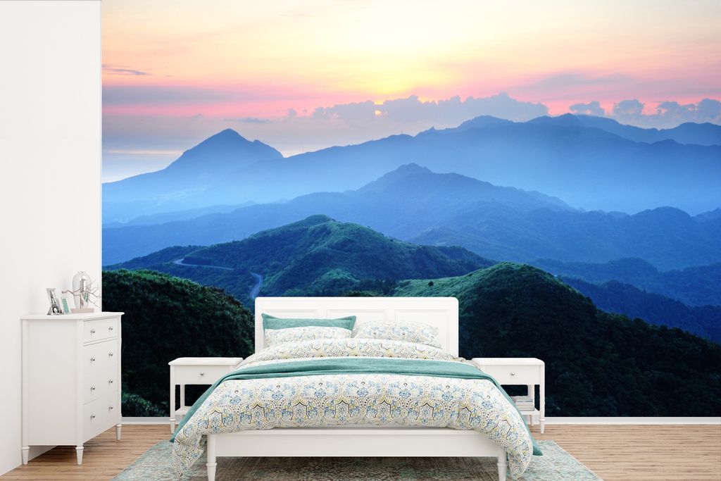 MuchoWow Fototapete für Wohnzimmer oder Schlafzimmer Wandtapete Vinyl Motivtapete Blick auf die Silhouetten der Berge - 525x350 cm - Das Hinterg...